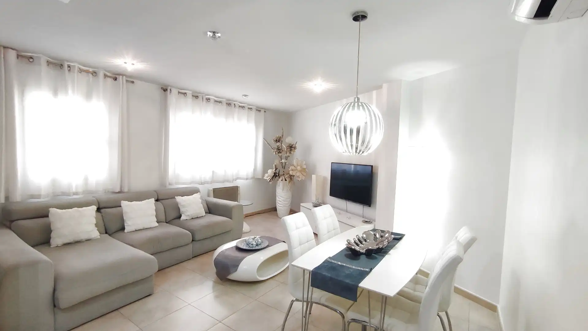 Sala d'estar de Apartament en venda en Manresa amb Aire condicionat, Calefacció i Moblat