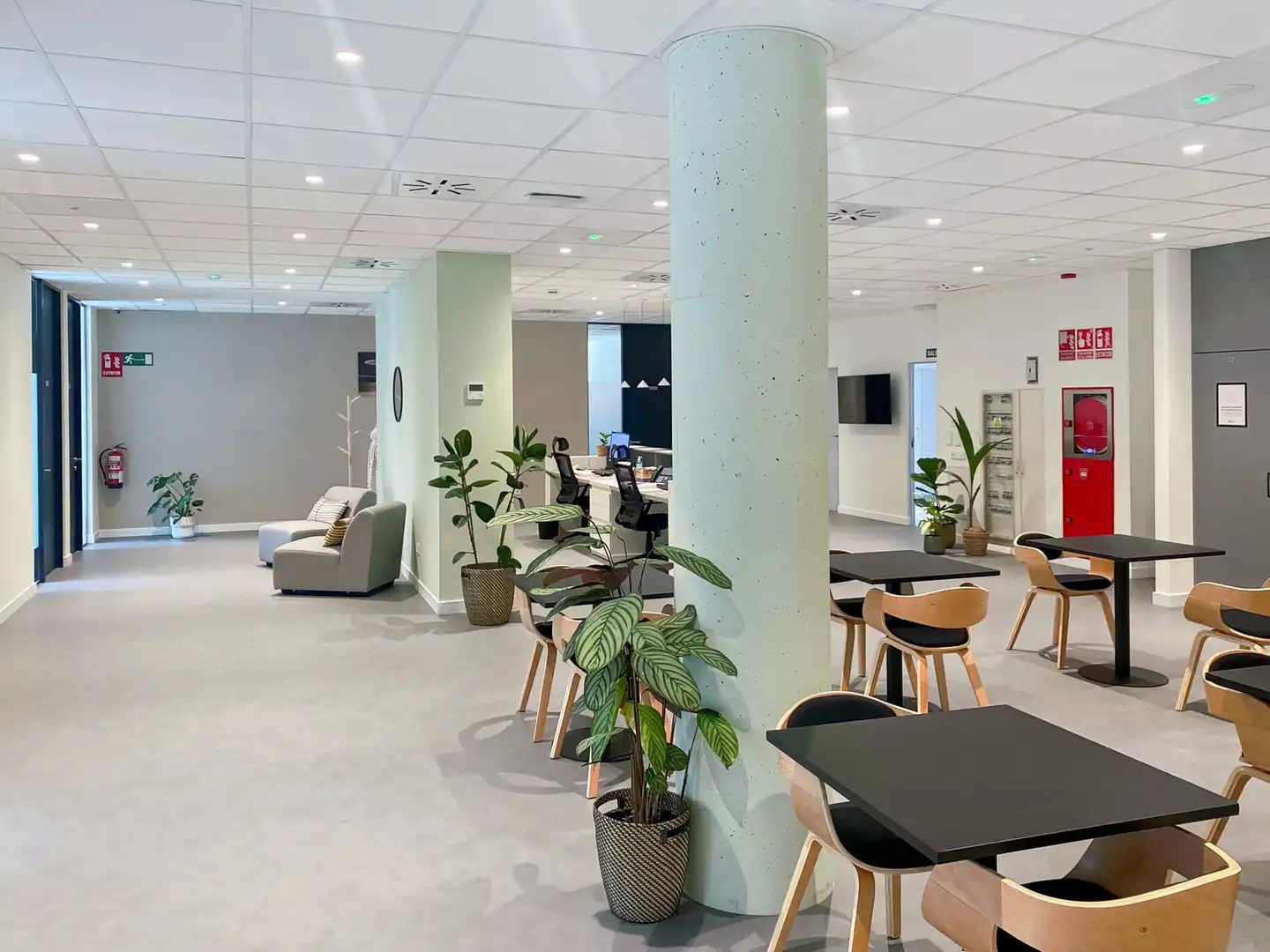Büro zur Miete in Rivas-Vaciamadrid mit Klimaanlage, Heizung und Möbliert