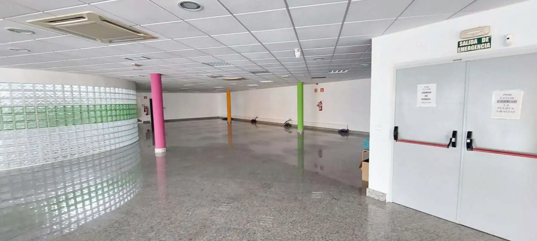 Fabrikhallen zur Miete in Camargo