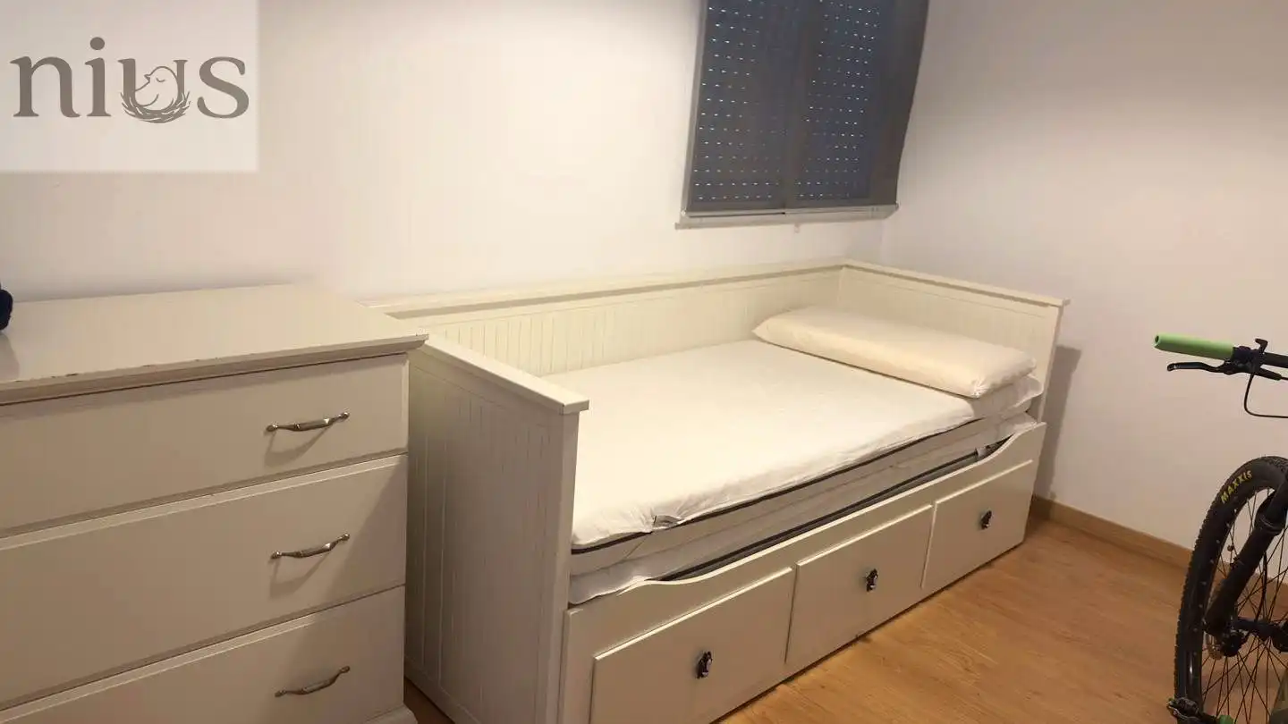 Habitación de Piso de alquiler en Silla con Aire acondicionado y Amueblado
