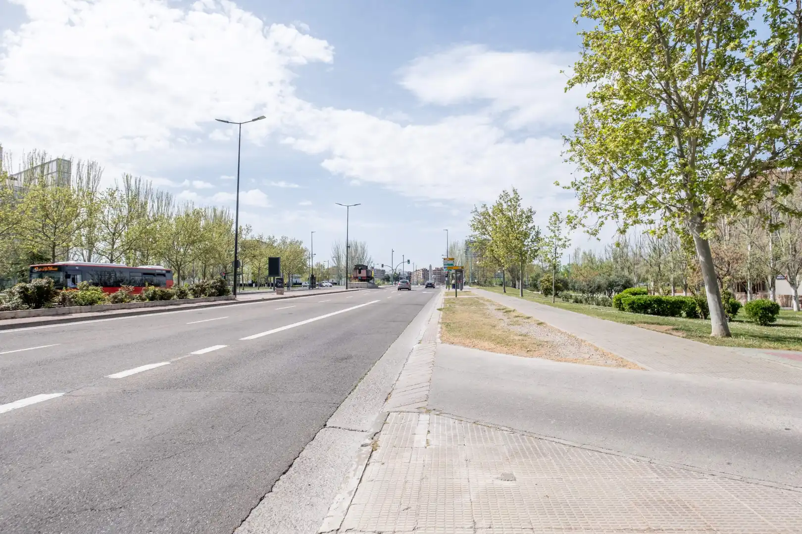 Exterior view of Commercial properties for sale in Zaragoza