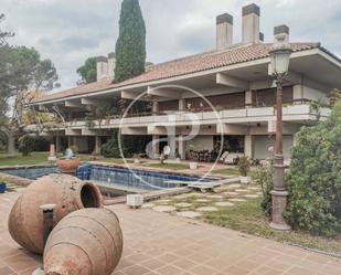 Exterior view of House or chalet for sale in Fuente del Fresno  with Air Conditioner, Heating and Private garden