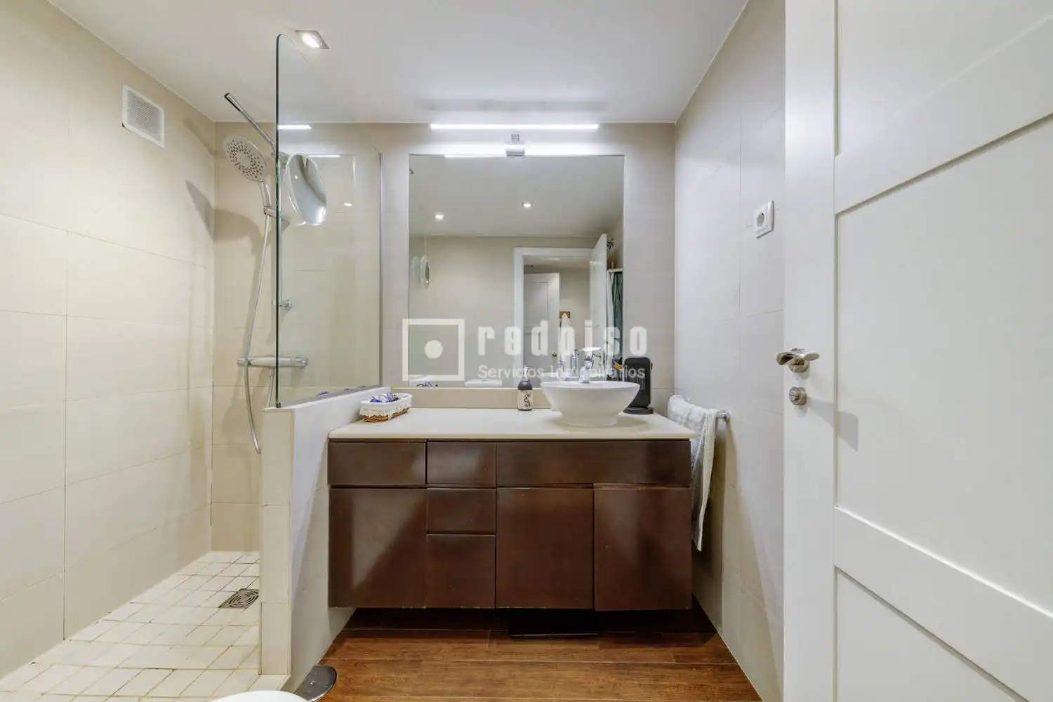 Baño de Ático en venta en Pozuelo de Alarcón con Aire acondicionado, Calefacción y Jardín privado