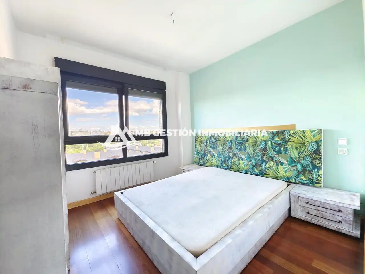 Bedroom of Attic for sale in Fuenlabrada  with Air Conditioner, Heating and Private garden