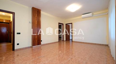 Foto 4 de Pis en venda a Carrer de Sant Iscle, El Turó de la Peira,  Barcelona Capital