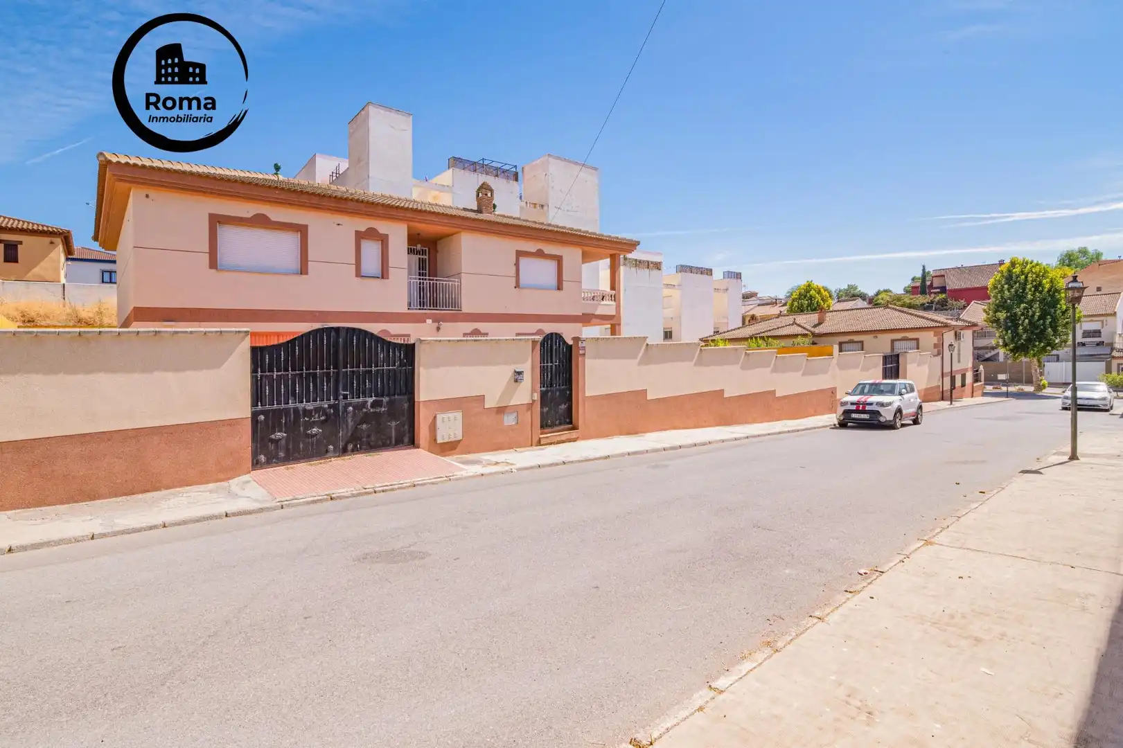 Detached house with pool for sale in Láchar