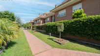 Vista exterior de Pis en venda en Villaviciosa de Odón amb Aire condicionat, Calefacció i Moblat