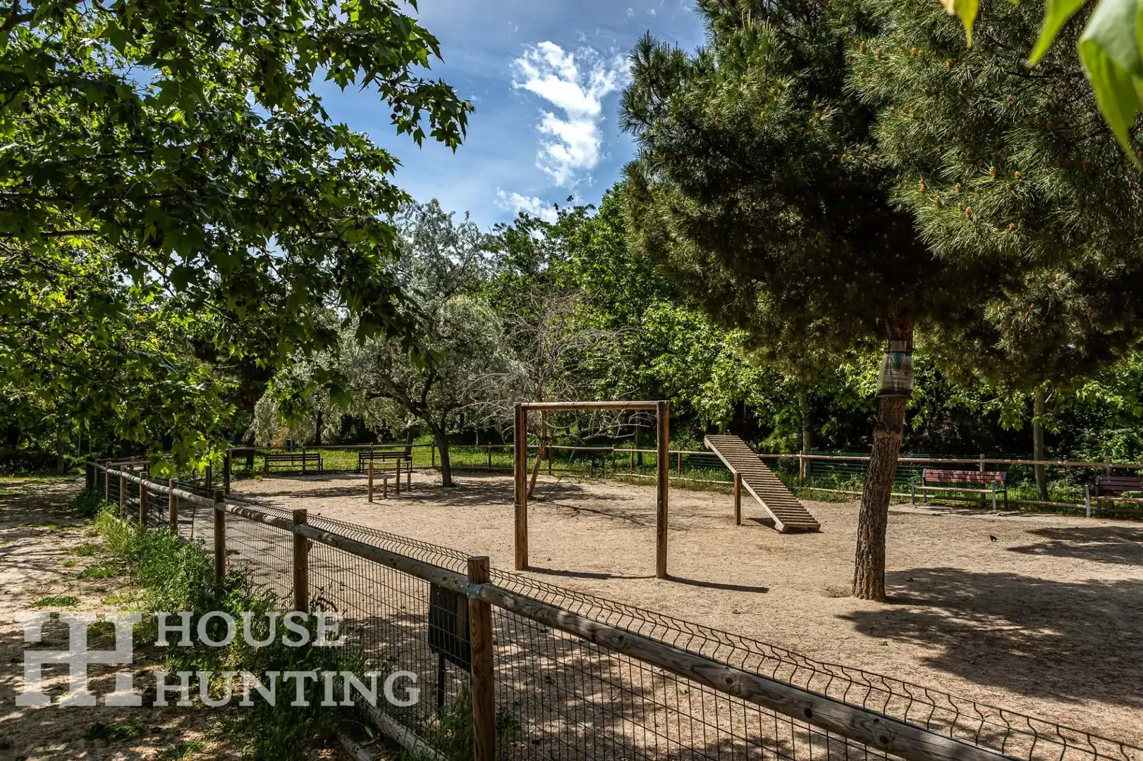 Vista exterior de Piso en venta en Madrid con Calefacción