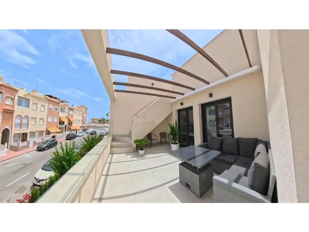 Ático con piscina en venta en Calle Maestro Quino 214-B, imagen 2