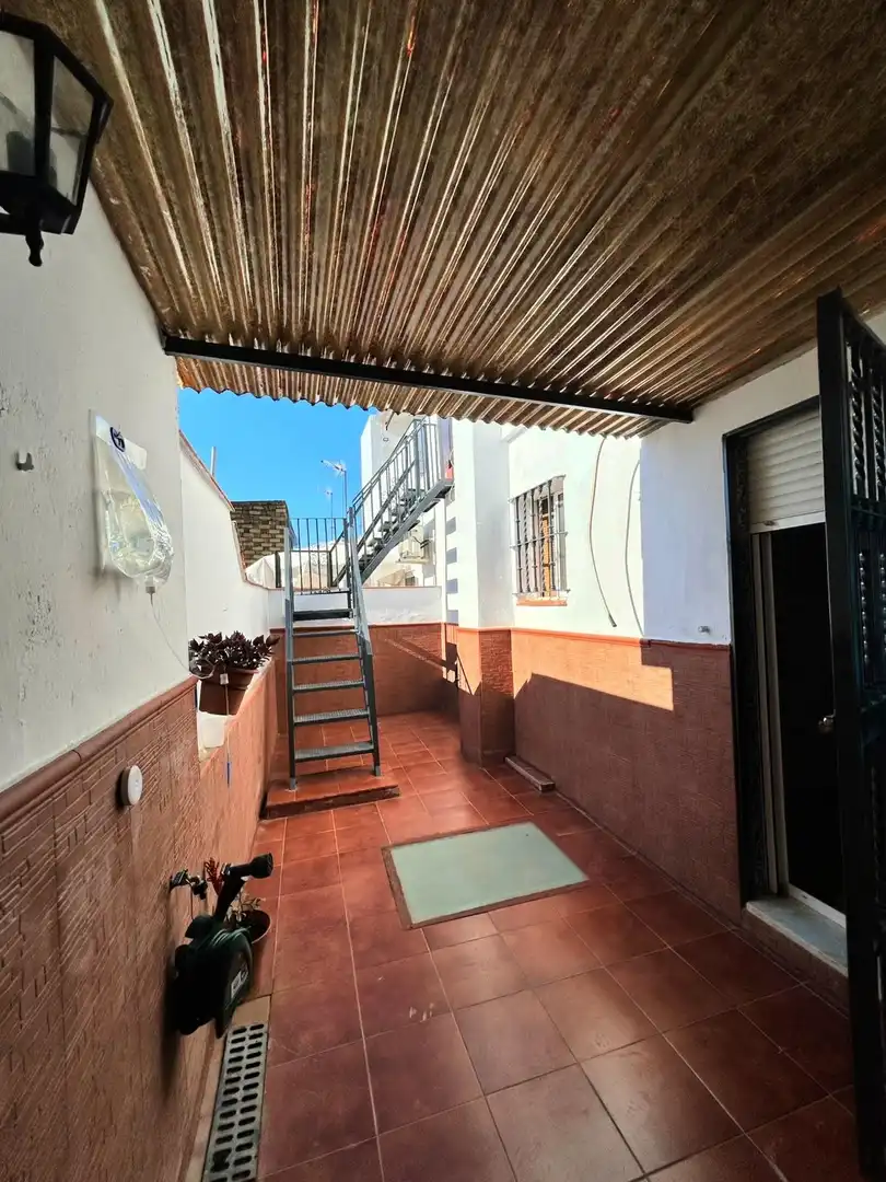 Vista exterior de Casa o xalet en venda en Tocina amb Aire condicionat, Terrassa i Moblat