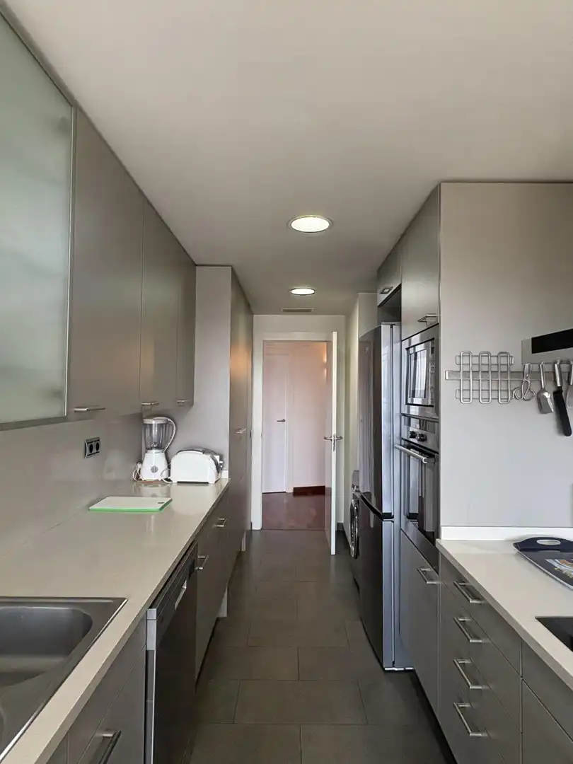 Küche von Wohnung zum Verkauf in Barcelona mit Balkon