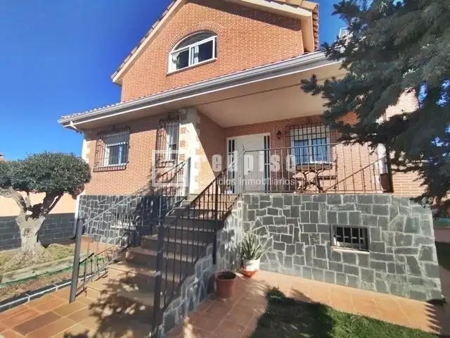 Vista exterior de Casa o chalet en venta en Valdeavero con Aire acondicionado, Calefacción y Parquet