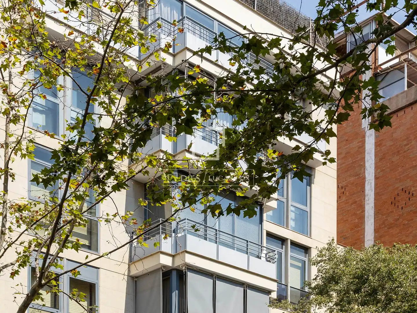 Vista exterior de Àtic en venda en Barcelona amb Aire condicionat, Calefacció i Terrassa