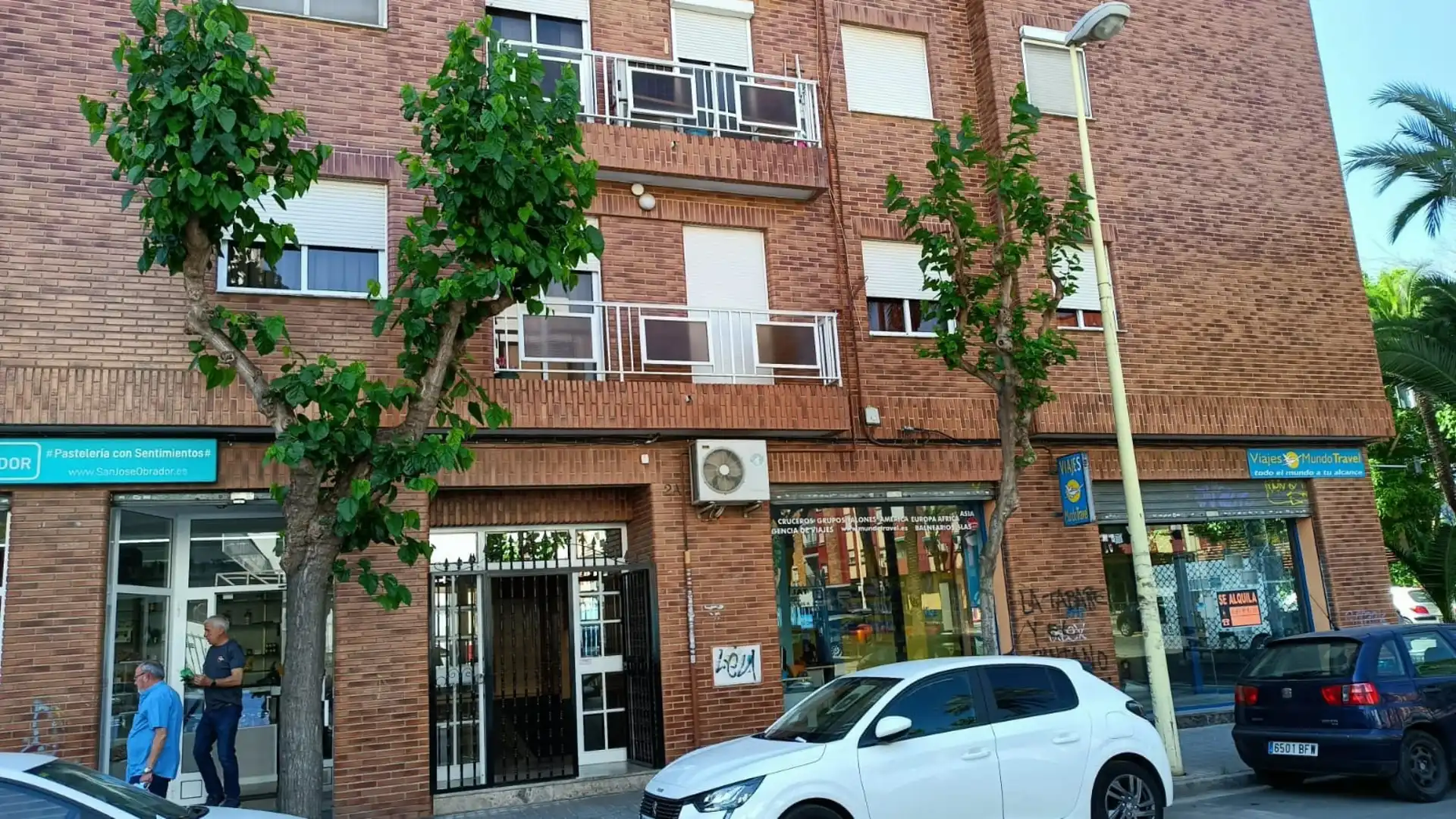 Außenansicht von Garage zum Verkauf in Manises