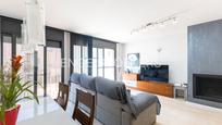 Sala d'estar de Casa o xalet en venda en Rubí amb Aire condicionat, Calefacció i Terrassa