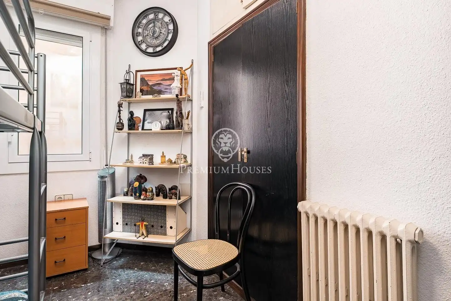 Piso en venta en Barcelona con Calefacción, Terraza y Balcón