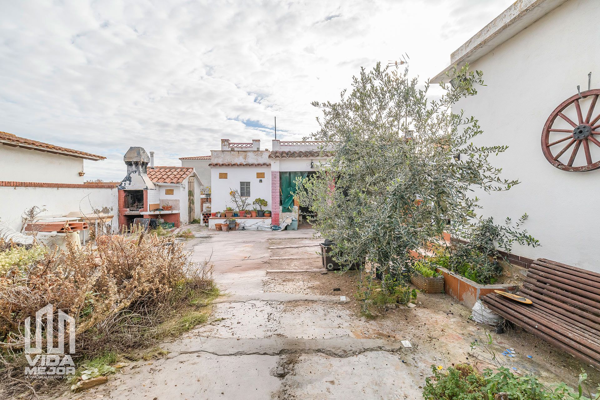 Vista exterior de Casa o chalet en venta en Viladecans con Terraza y Piscina