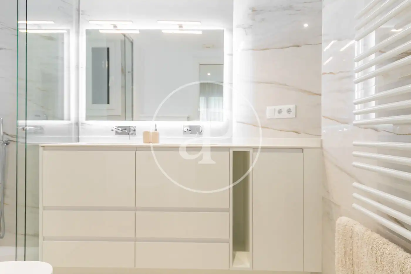 Baño de Piso en venta en Barcelona con Aire acondicionado, Calefacción y Balcón