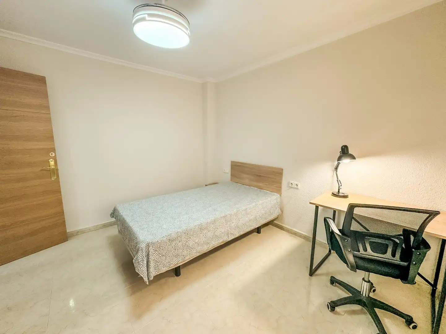 Habitación en Reina Victoria - Miguel Hernández