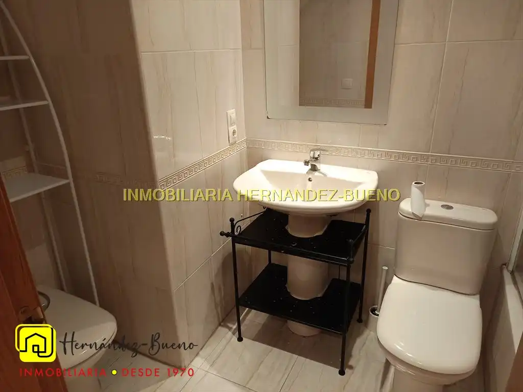 Baño de Piso de alquiler en Salamanca con Calefacción y Amueblado