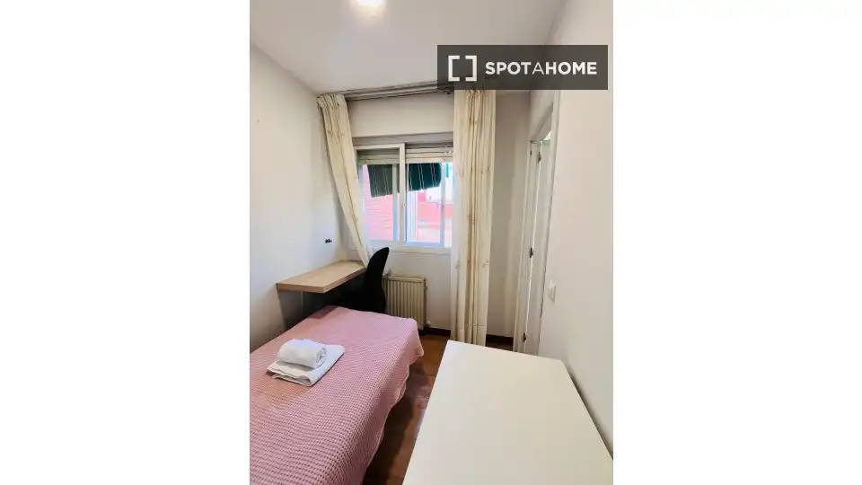 Habitación en Almenara -Ventilla