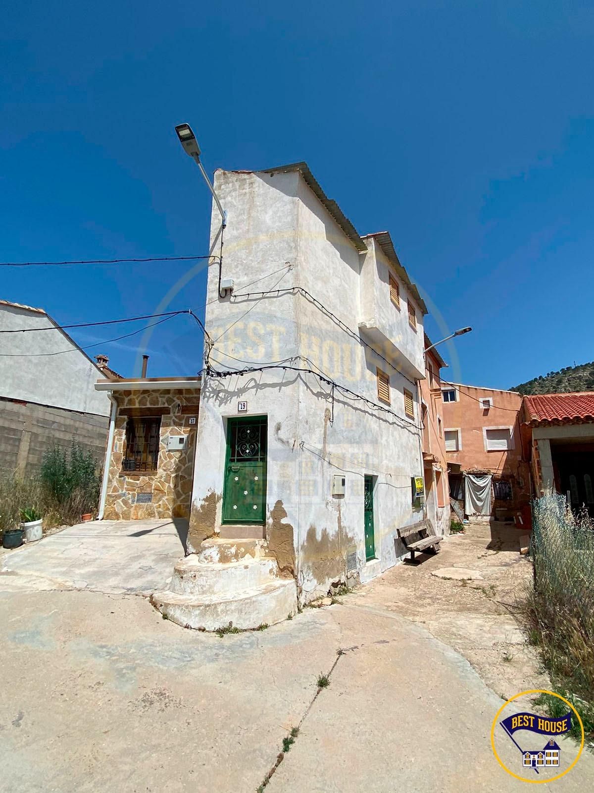 Vista exterior de Finca rústica en venda en Villar del Humo amb Calefacció
