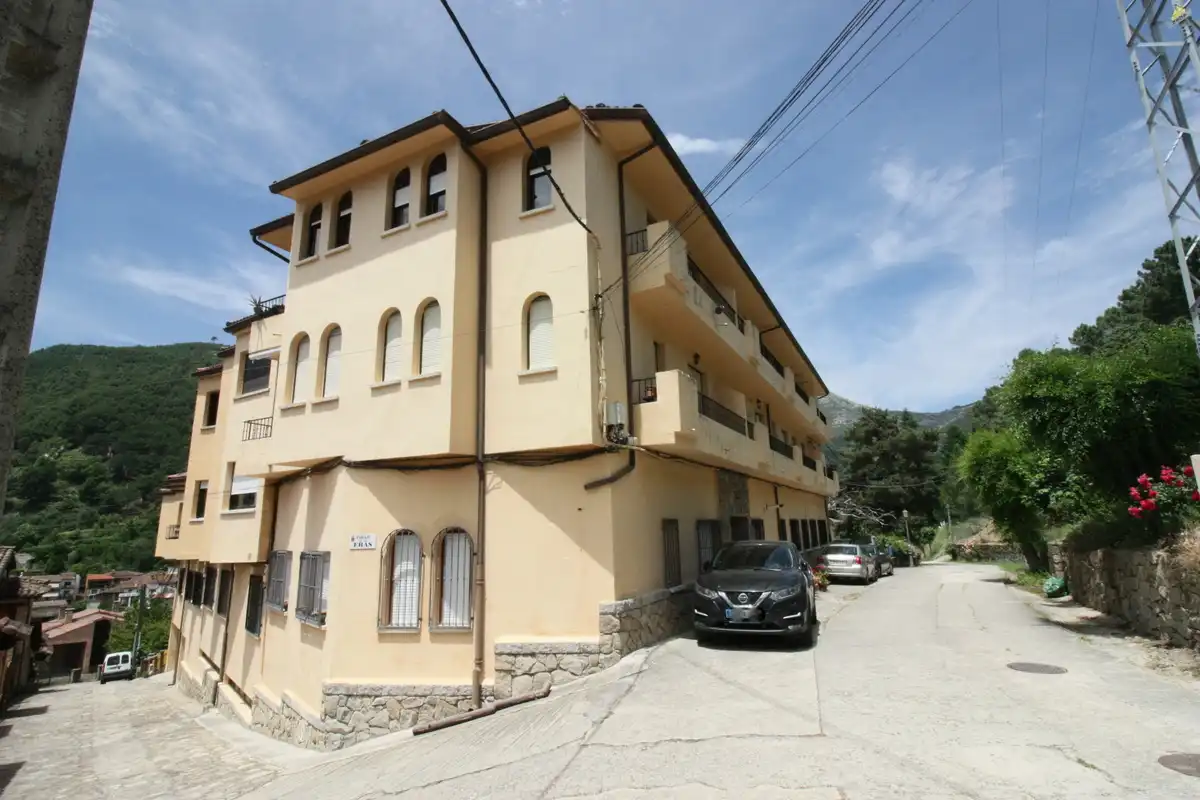 Vista exterior de Piso en venta en Cuevas del Valle con Calefacción, Amueblado y Balcón
