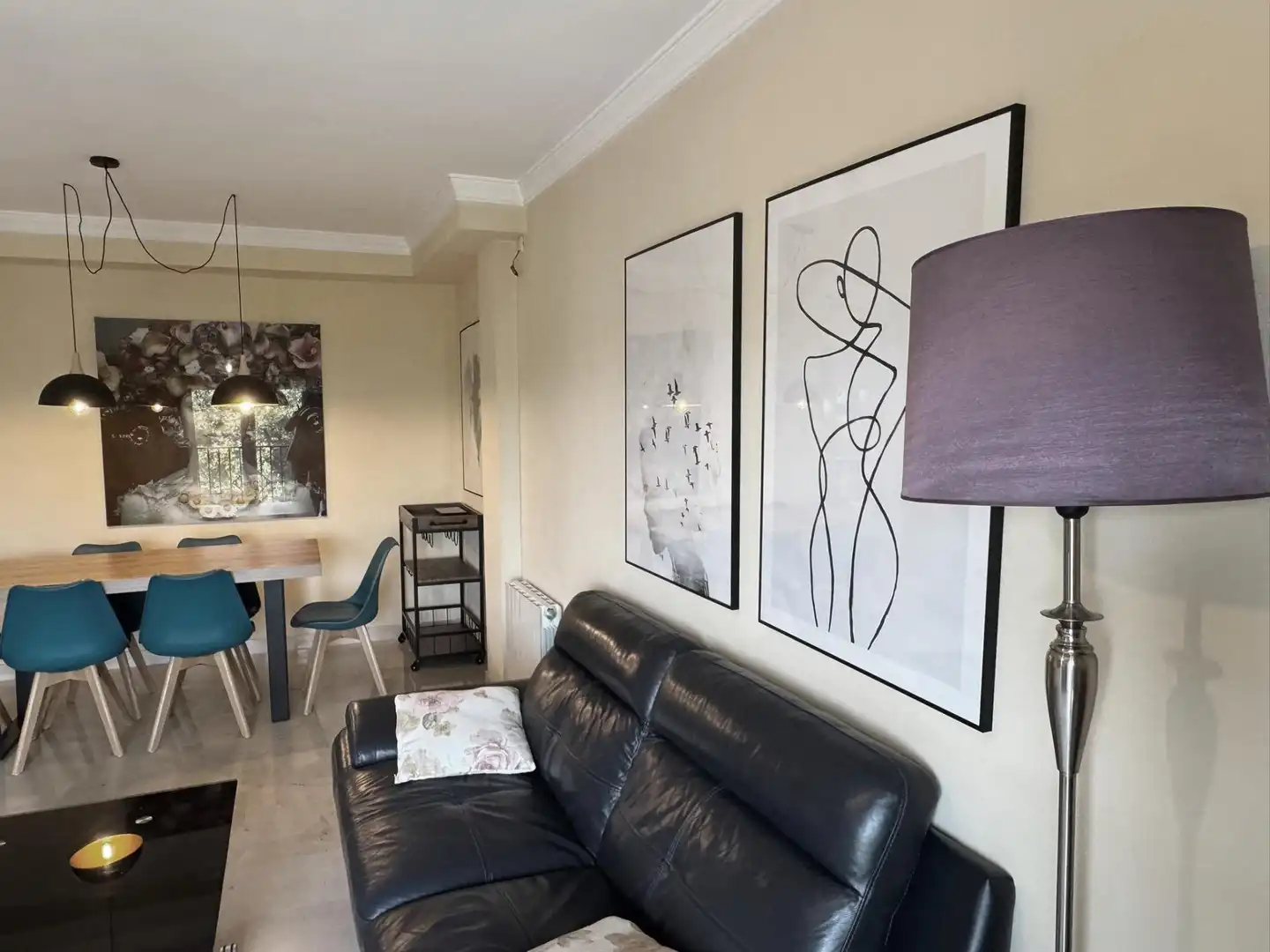 Sala d'estar de Pis en venda en Granada amb Aire condicionat, Calefacció i Moblat