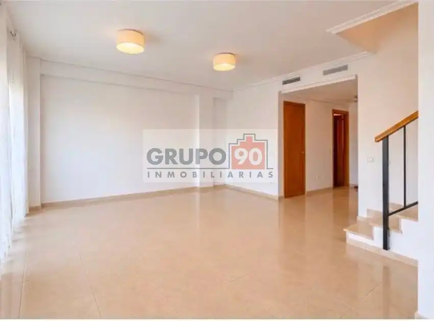 Wohnzimmer von Einfamilien-Reihenhaus zur Miete in Chiva mit Privatgarten, Terrasse und Schwimmbad
