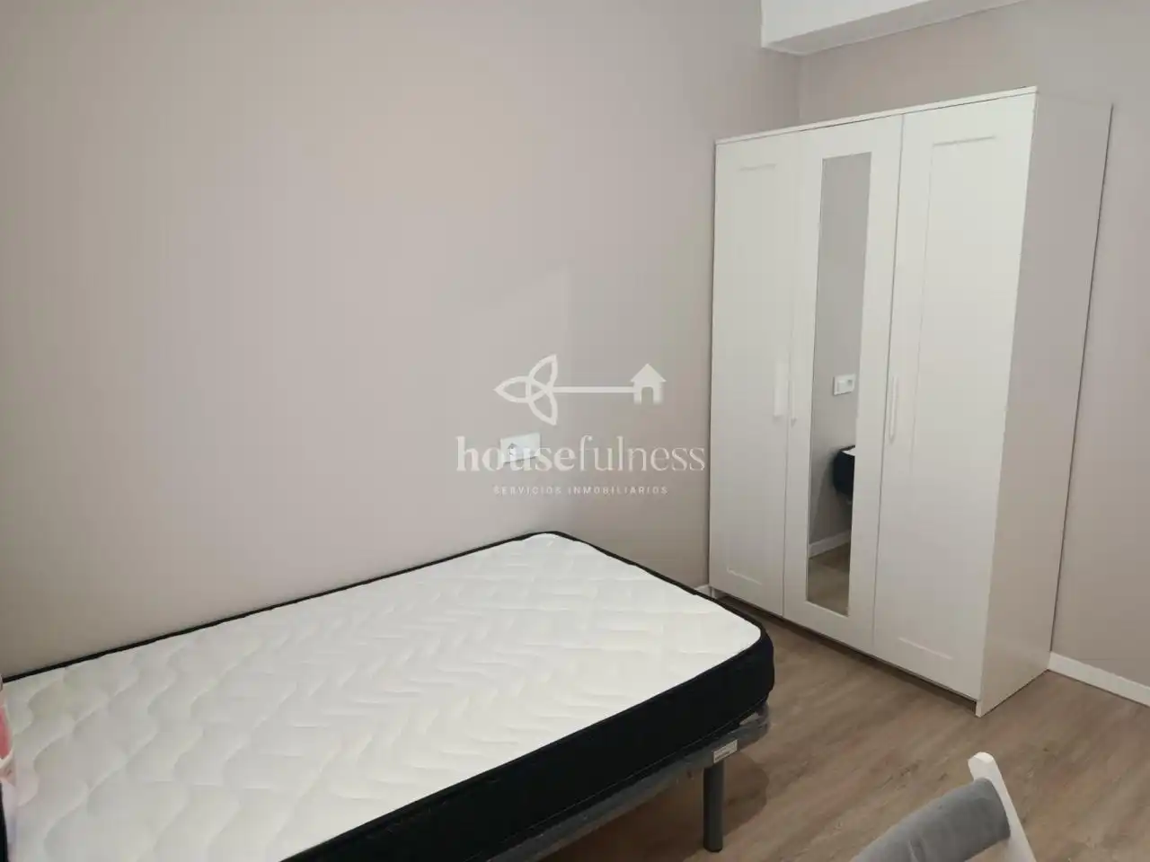 Habitación de Piso de alquiler en Ferrol con Calefacción, Terraza y Amueblado