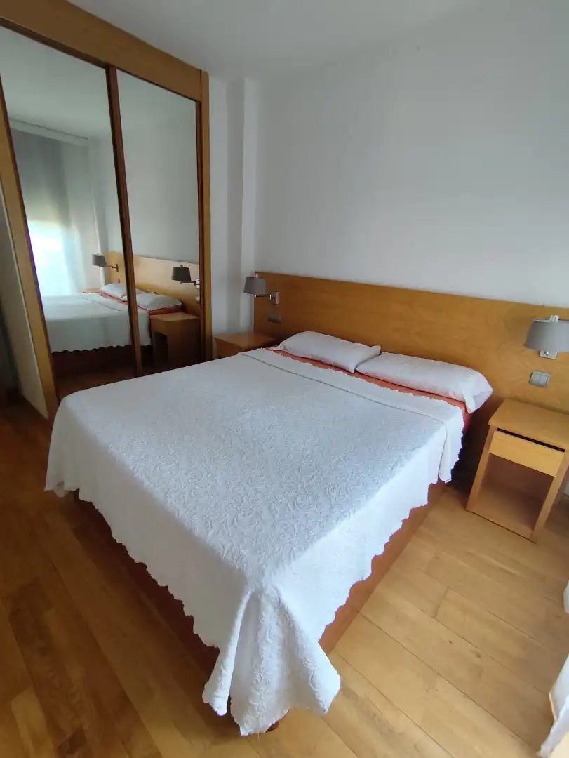 Habitación de Apartamento de alquiler en Madrid con Aire acondicionado, Calefacción y Parquet