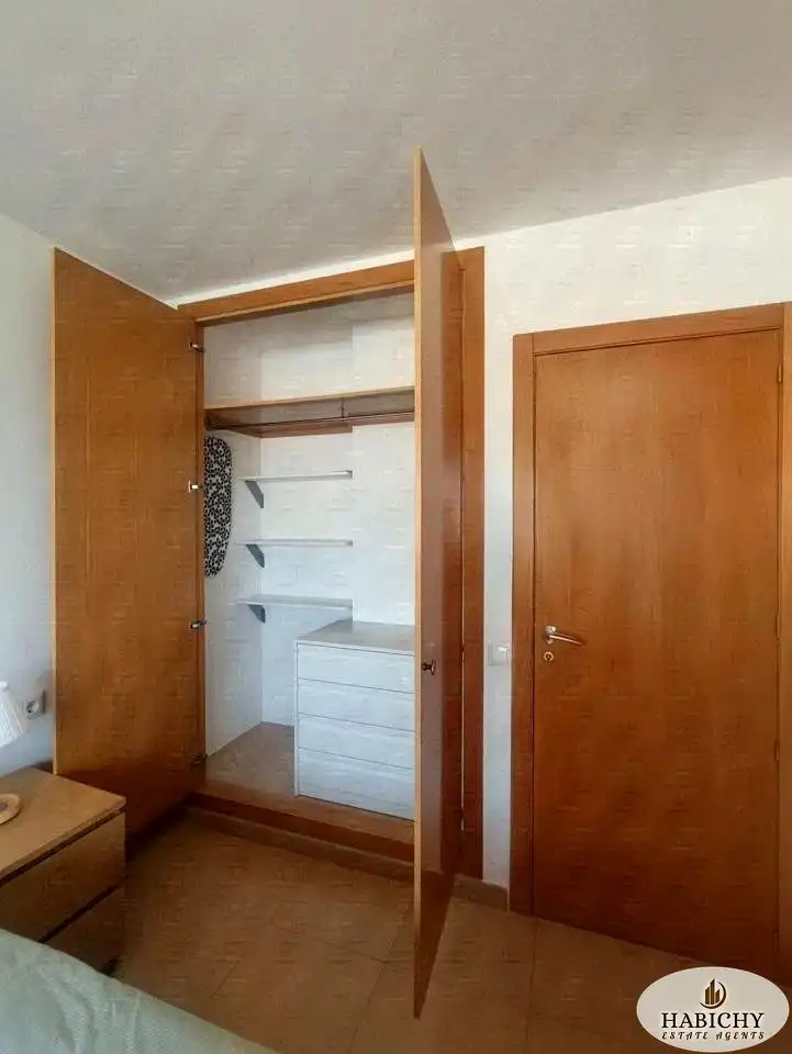 Dormitori de Apartament de lloguer en Murcia amb Aire condicionat, Balcó i Alarma