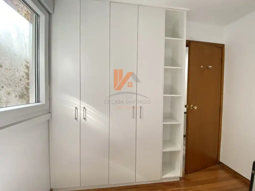 Dormitori de Apartament de lloguer en Santiago de Compostela  amb Terrassa i Moblat