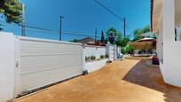 Vista exterior de Casa o xalet en venda en Torrent amb Aire condicionat, Calefacció i Jardí privat