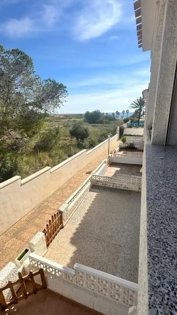 Terrassa de Casa adosada en venda en Orihuela amb Jardí privat, Terrassa i Traster
