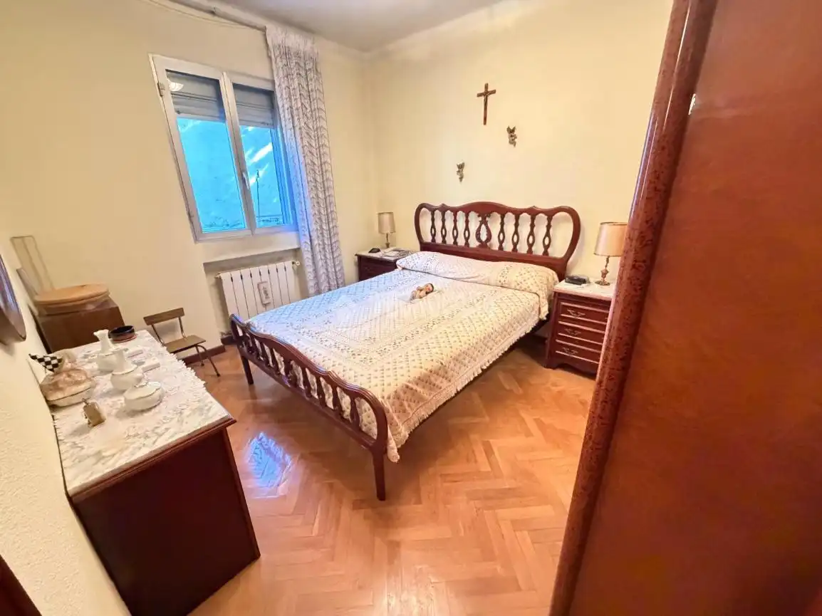 Habitación de Piso en venta en Madrid con Calefacción y Parquet