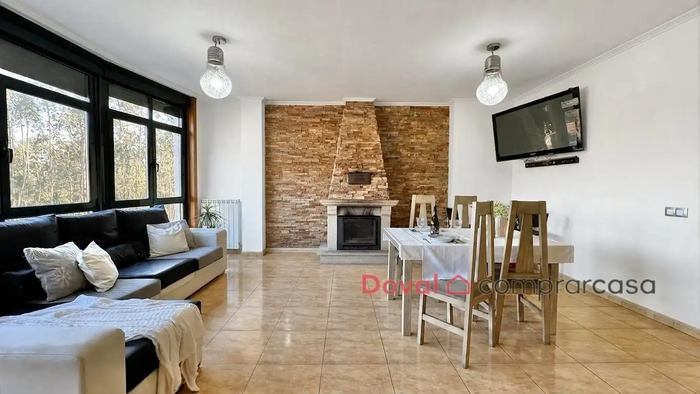 Sala d'estar de Casa o xalet en venda en Salceda de Caselas amb Calefacció, Jardí privat i Terrassa