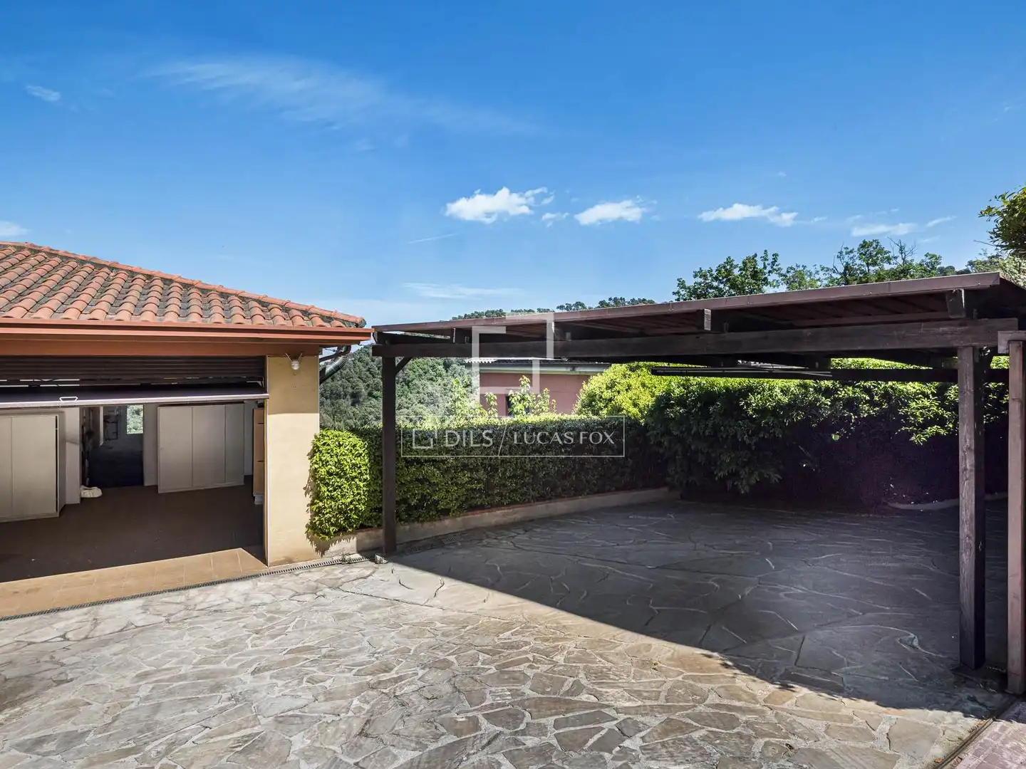 Exterior view of Houses for sale in Sant Cugat del Vallès  with Air Conditioner, Heating and Terrace