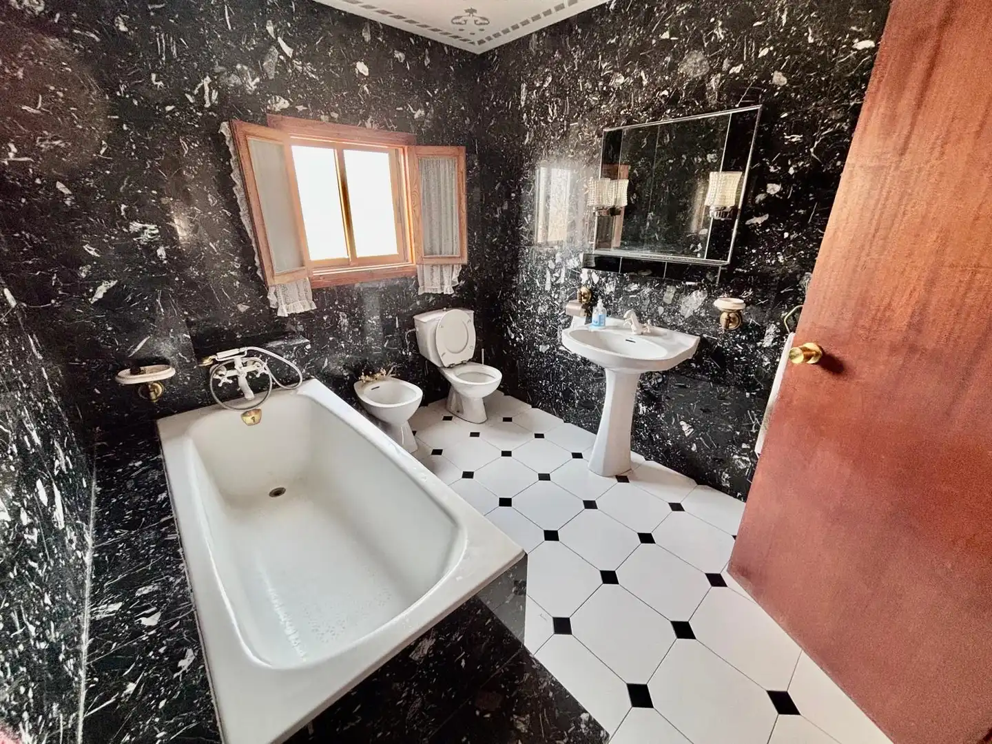 Bathroom of Houses for sale in Bulbuente  with Heating, Storage room and Furnished