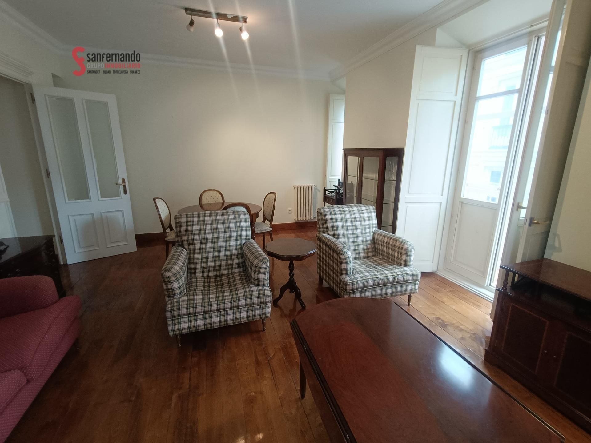 Sala d'estar de Pis de lloguer en Santander amb Calefacció, Parquet i Balcó
