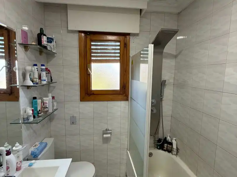 Bany de Casa o xalet en venda en Las Rozas de Madrid amb Aire condicionat, Terrassa i Piscina
