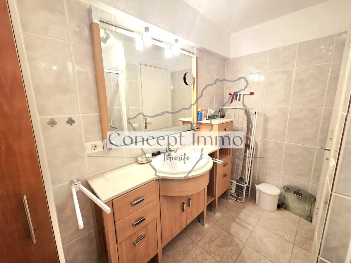 Baño de Ático en venta en Arona con Terraza, Trastero y Balcón