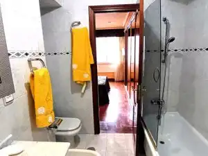 Bany de Pis de lloguer en A Coruña Capital  amb Parquet, Moblat i Forn