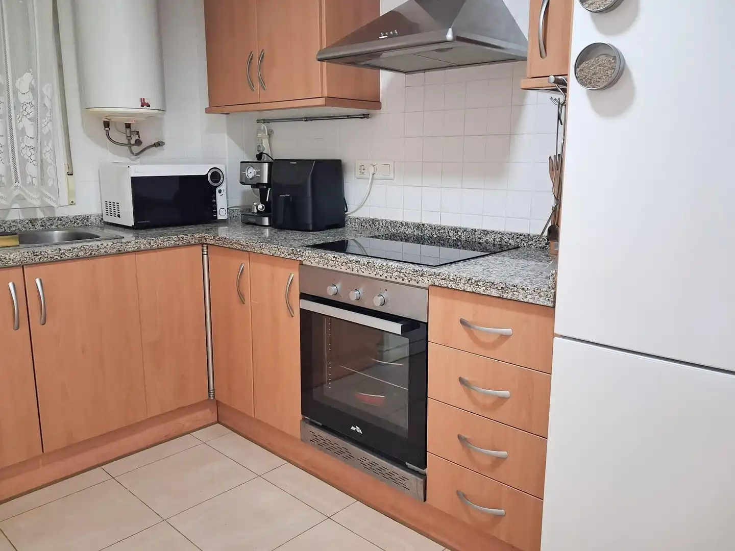 Cocina de Ático en venta en Guardamar de la Safor con Aire acondicionado, Jardín privado y Terraza