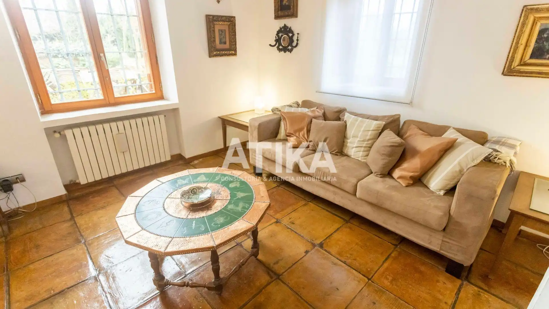 Wohnzimmer von Country house zum Verkauf in Fontanars dels Alforins mit Klimaanlage, Heizung und Privatgarten