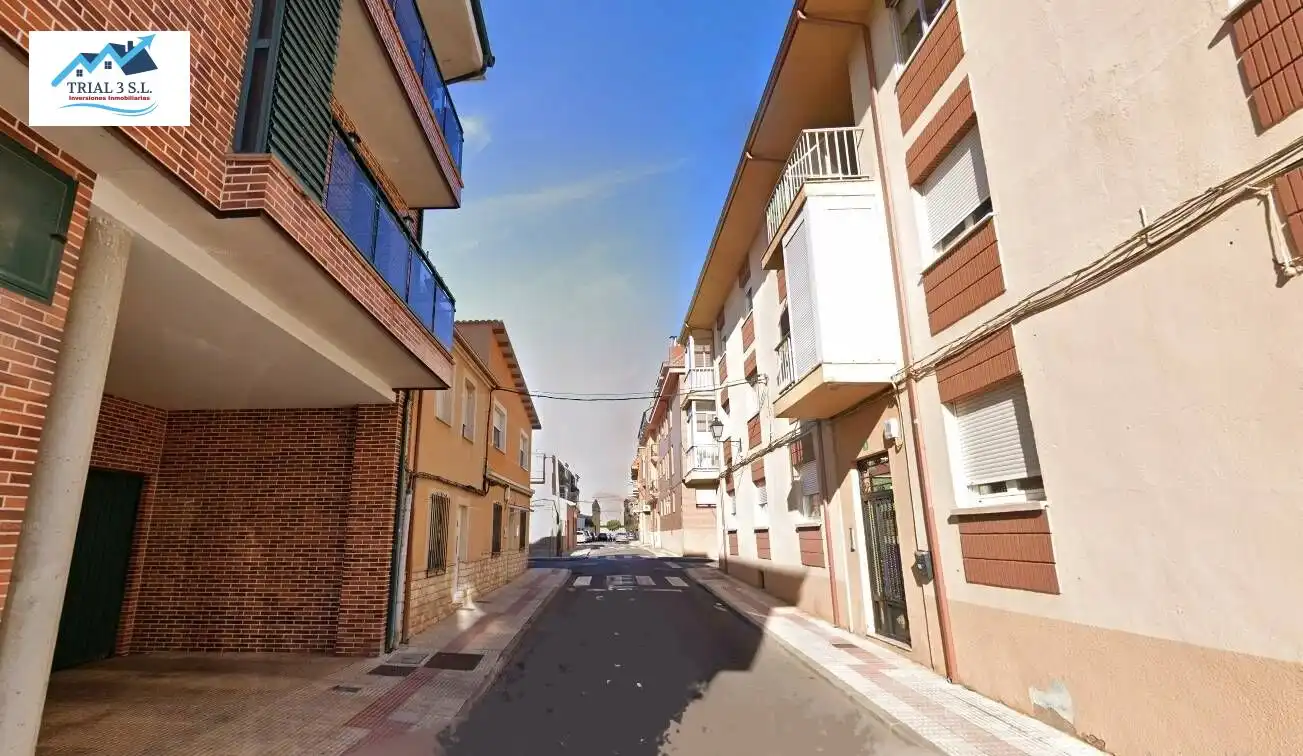 Vista exterior de Piso en venta en Valverde de la Virgen
