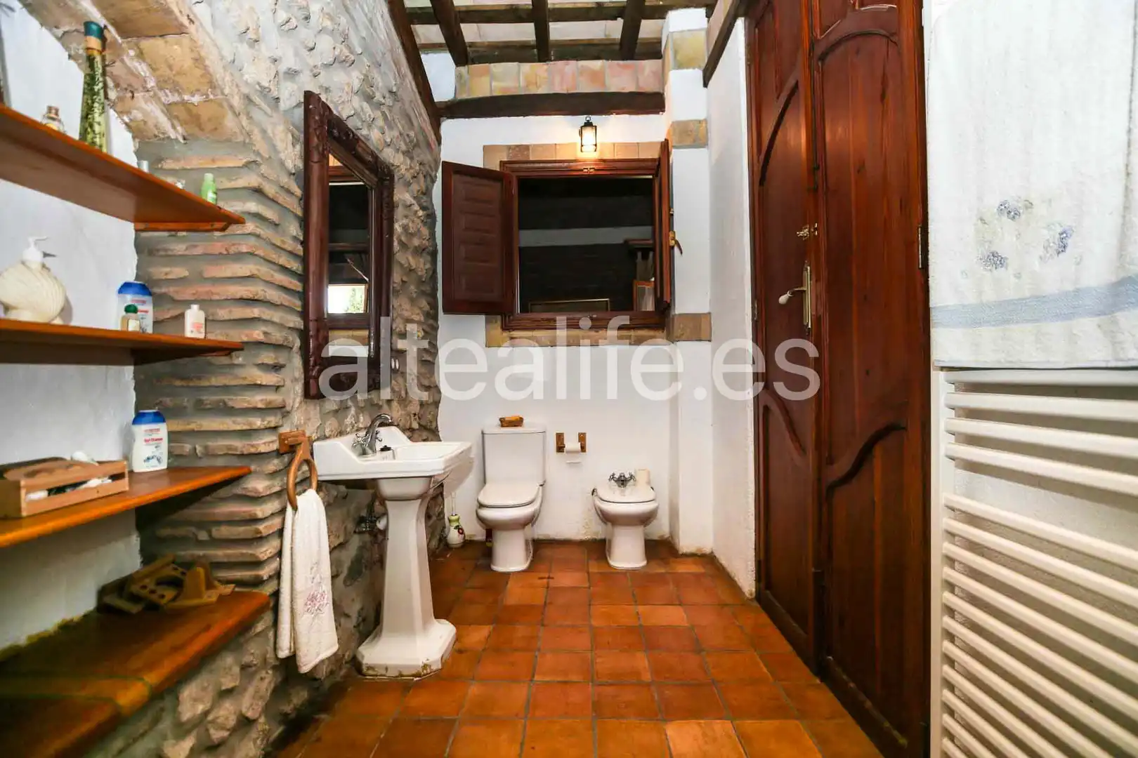 Badezimmer von Einfamilien-Reihenhaus zum Verkauf in Gandia mit Privatgarten, Terrasse und Abstellraum