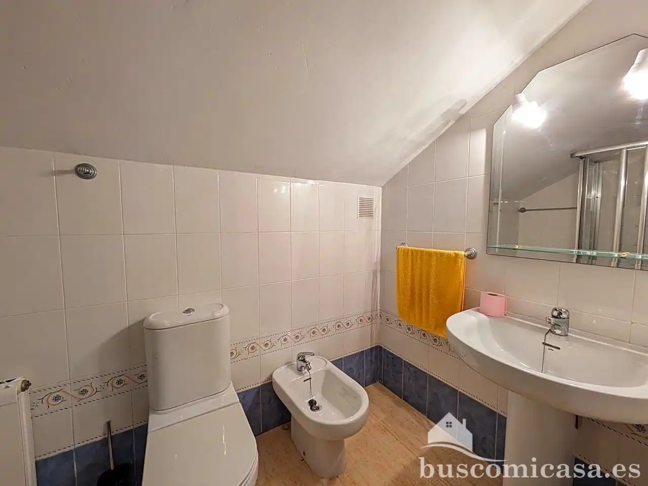 Badezimmer von Maisonette zum Verkauf in Linares mit Klimaanlage, Heizung und Abstellraum