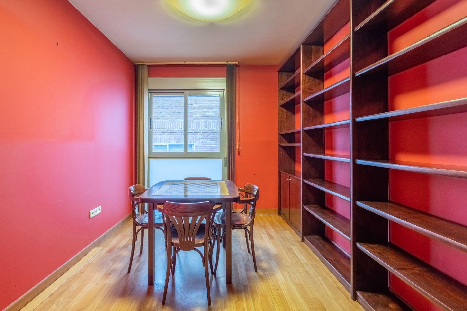 Menjador de Pis en venda en  Granada Capital amb Aire condicionat, Traster i Moblat