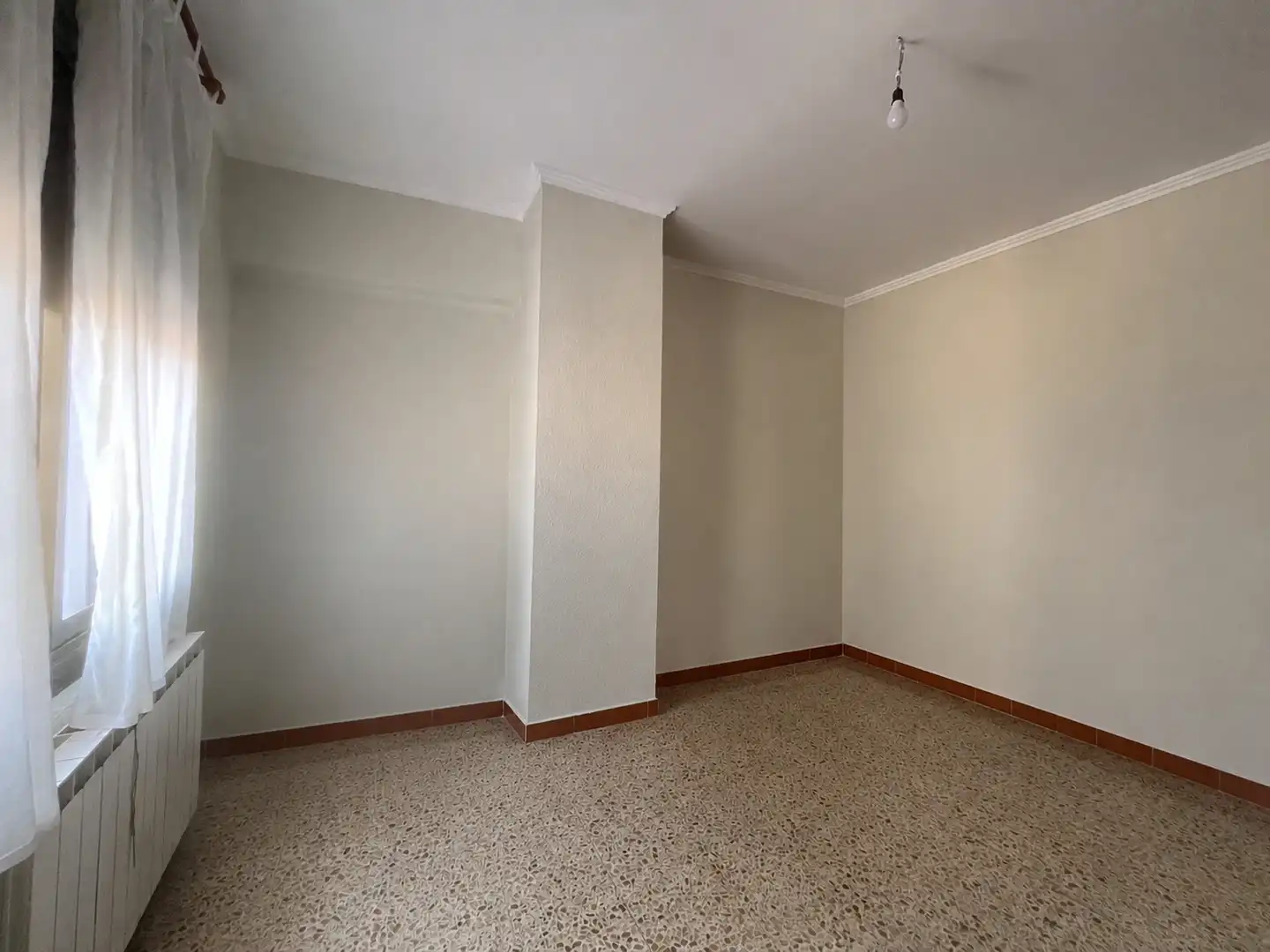 Habitación de Piso en venta en Rubí con Calefacción, Terraza y Amueblado